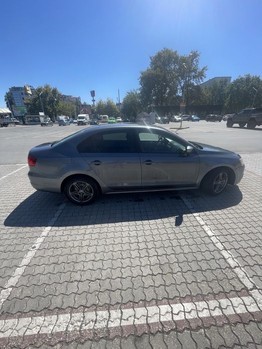 Vw Jetta 2.0 2012 г. Бензин автоматик