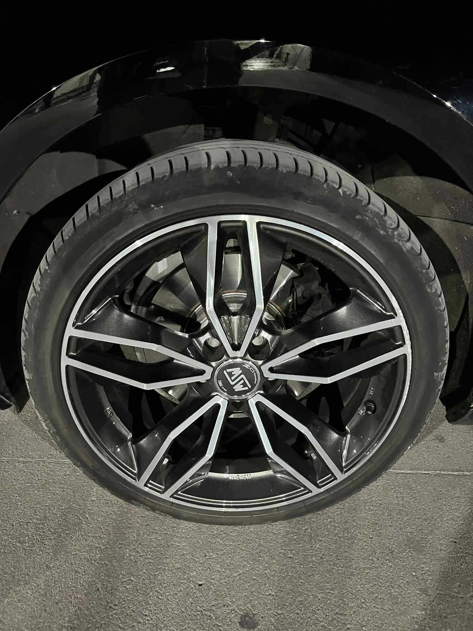 Гуми с джанти Pirelli нисък профил