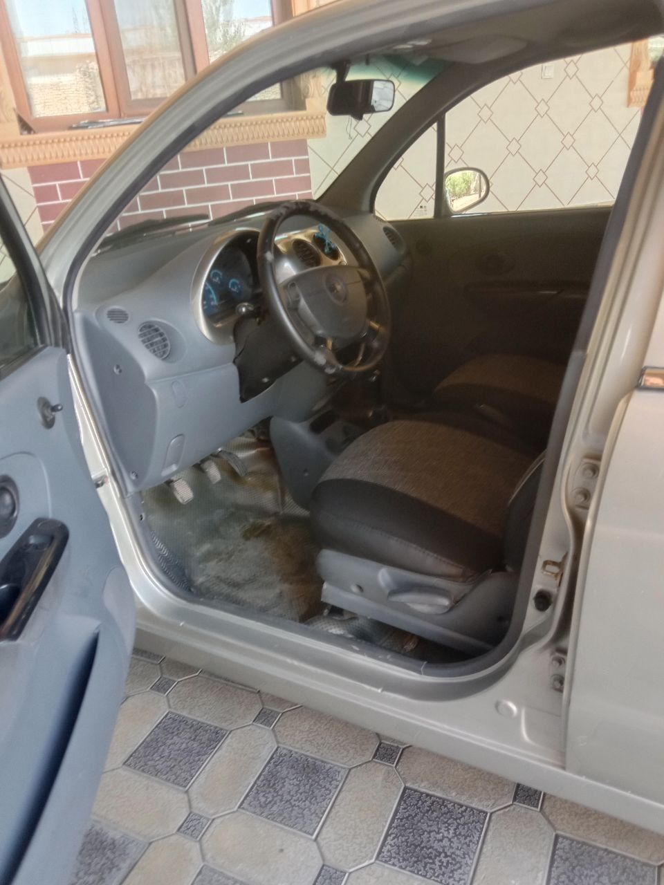 Matiz sotiladi metanda