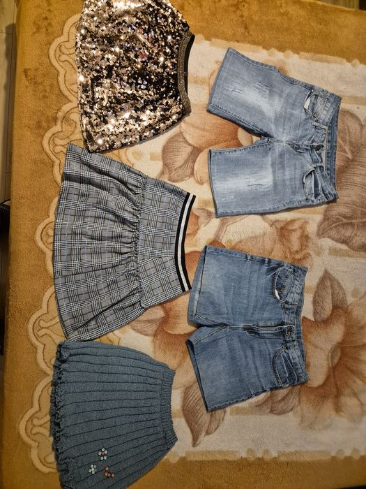 5 buc 2x Pantaloni scurți 9-10 ani Denim și 3x fustita stare ca noi