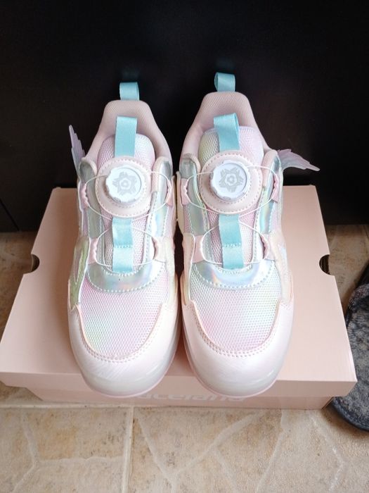 Маратонки с колелца