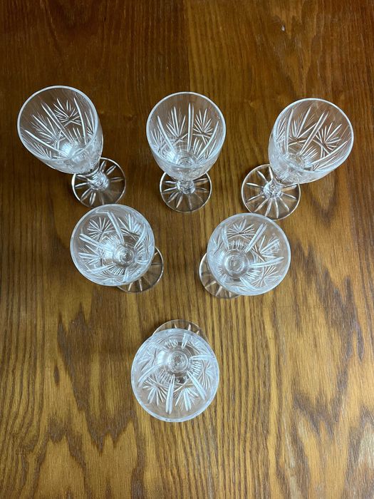 Vand set de 6 pahare vintage, de cristal, cu model clasic