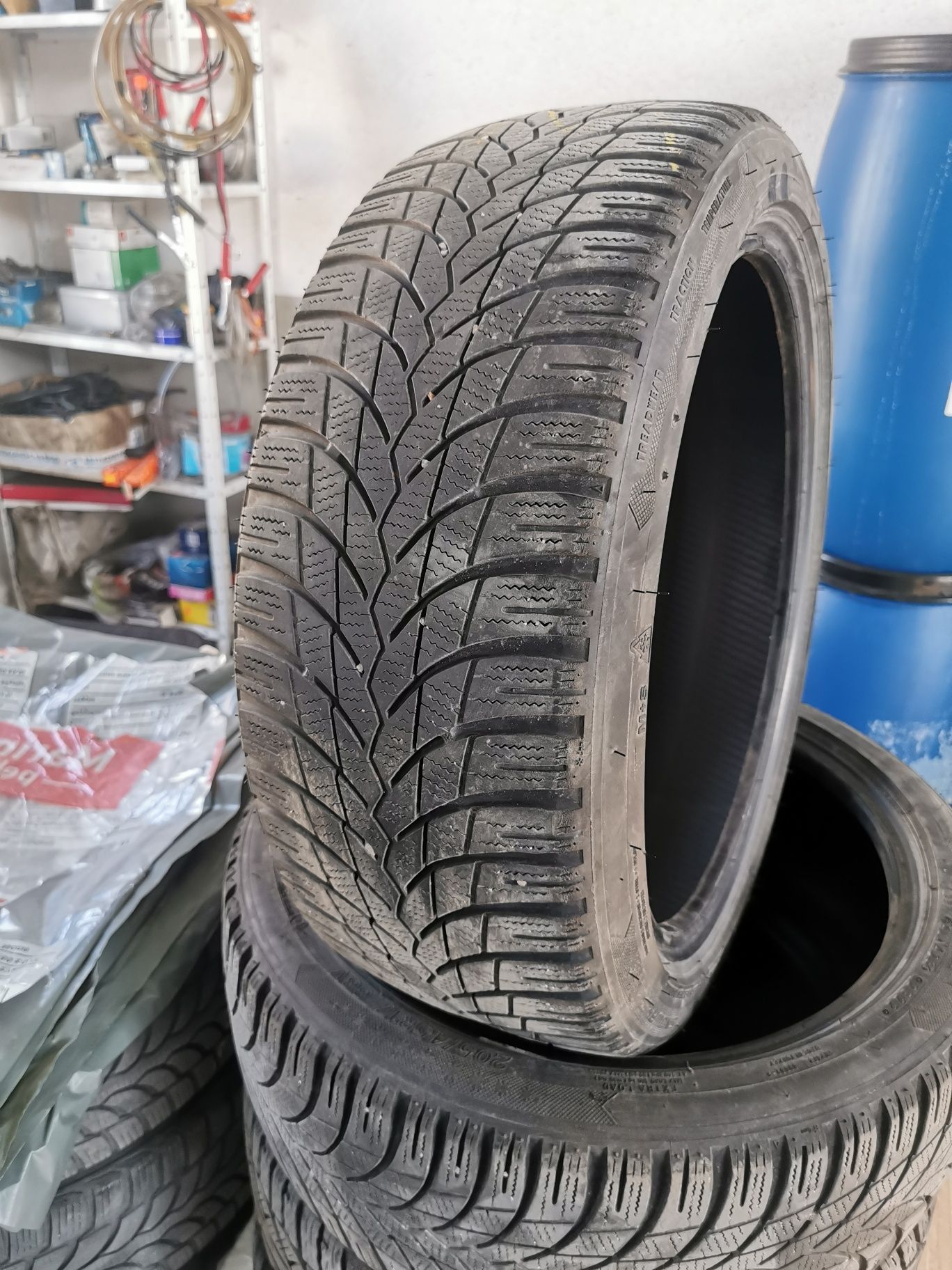 Зимни гуми 17 " 205/45/17