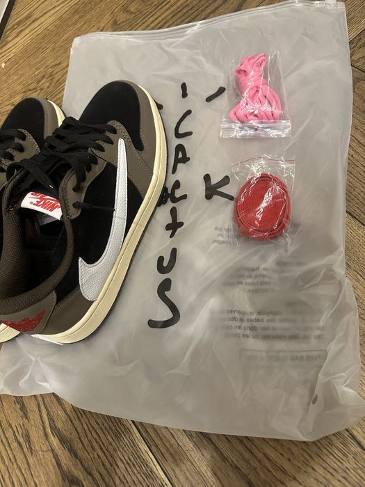 Travis scott jordan 1 mocha low