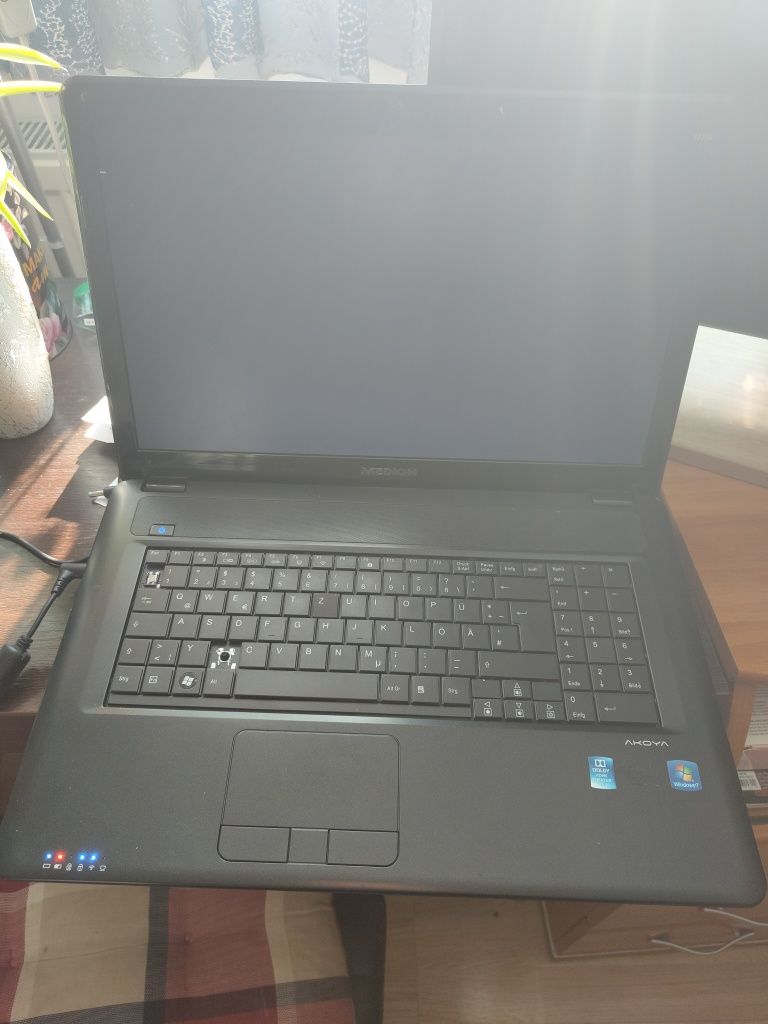 Dezmembrez laptop medion akoya 17