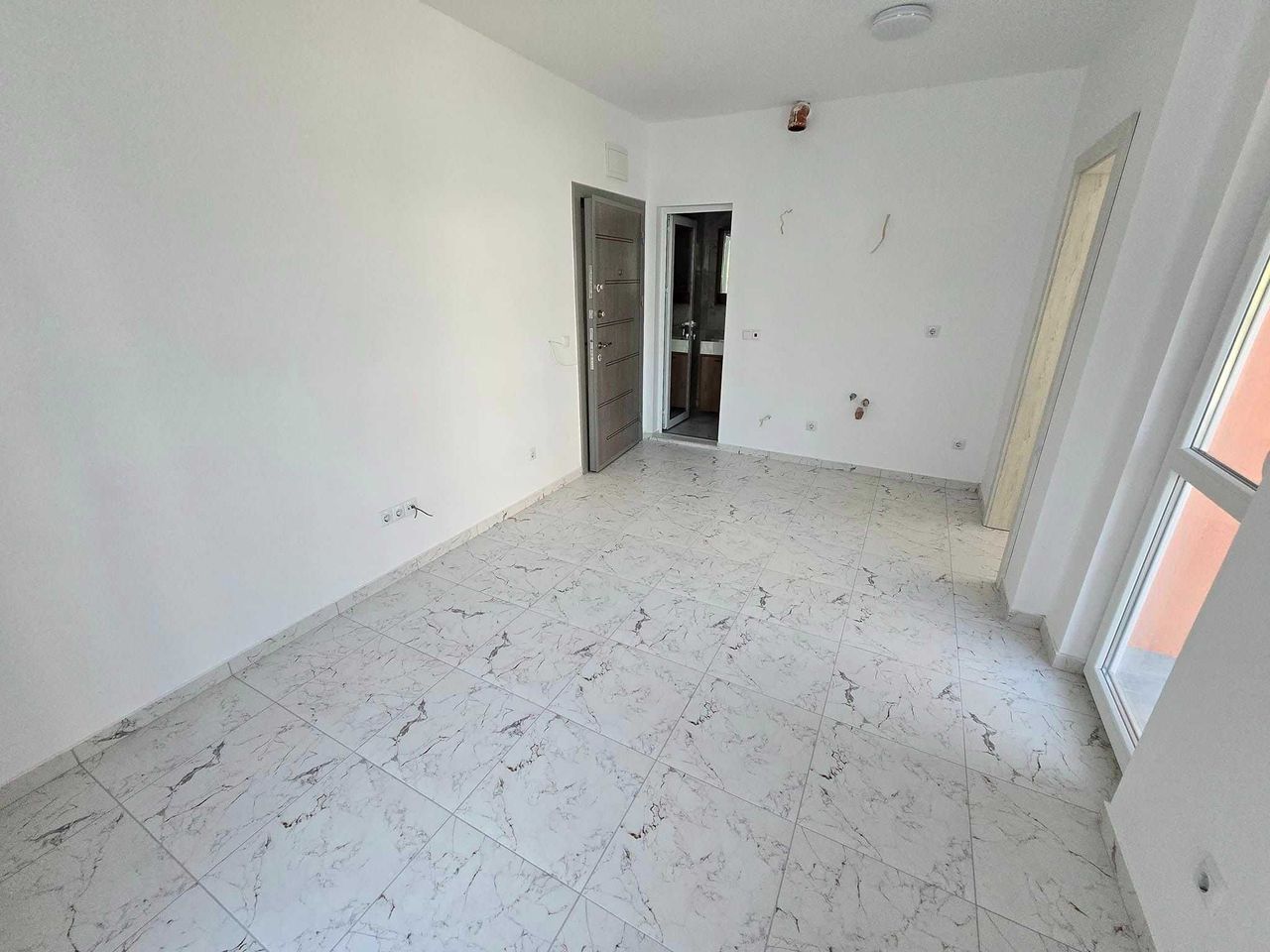Продава се Двустаен апартамент в к.к. Слънчев бряг - 36 кв.м за 1393 €/кв.м - Снимка #6