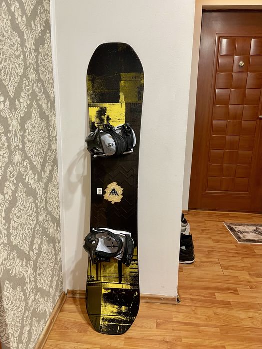 Placa snowboard 145 cm burton cu legaturi