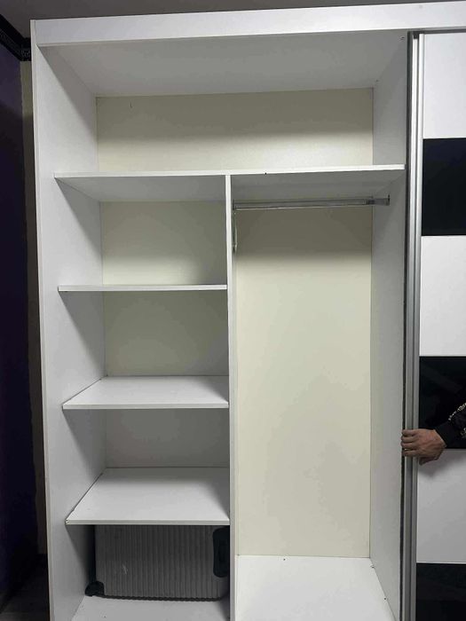 Vând Dulap Dressing