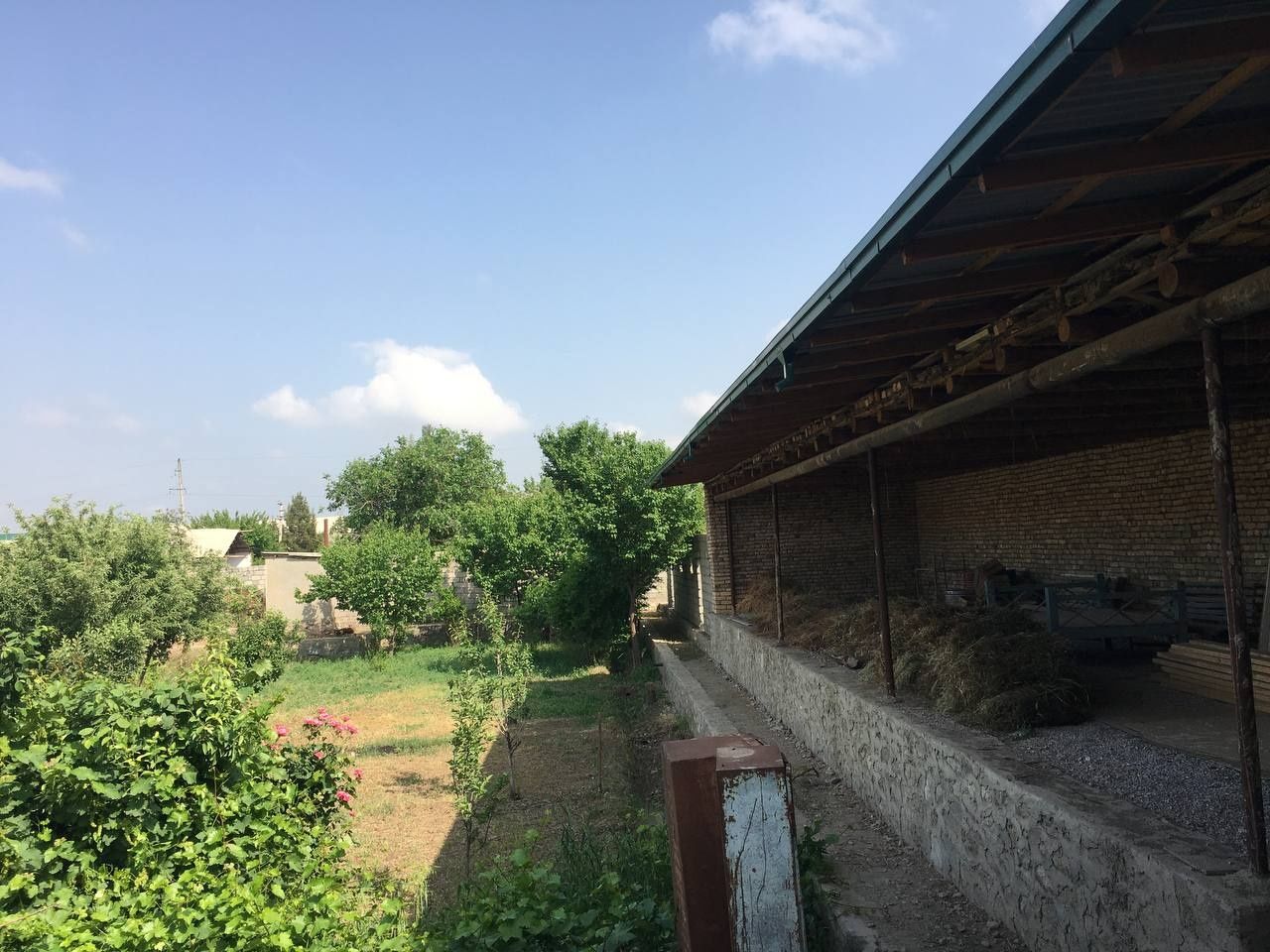 Uchastka sotiladi