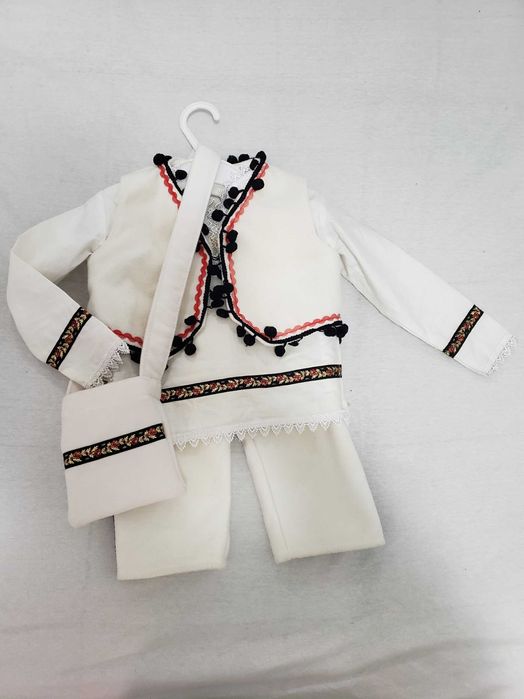 Costum traditional copii