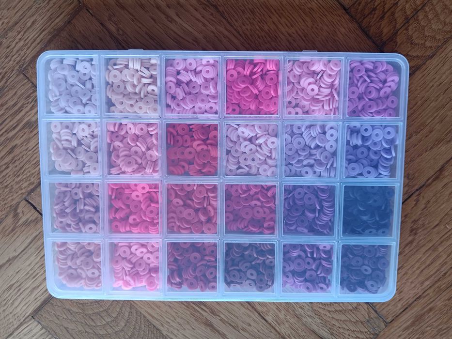 Мъниста за правене на гривни, гердани и други.