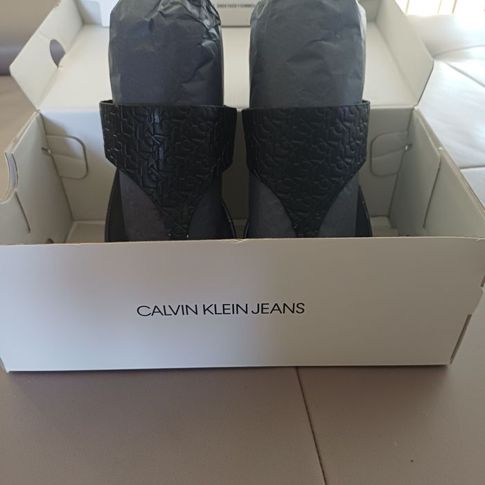 Calvin Klein кожени чехли