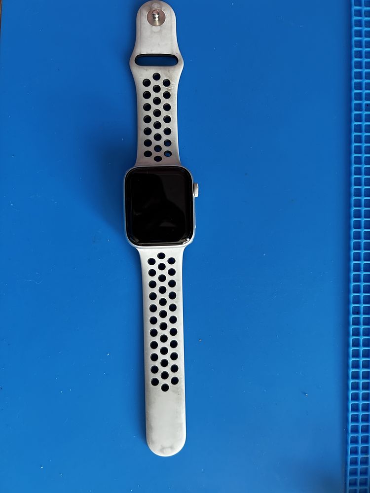 Apple watch Se 44mm nike sport band