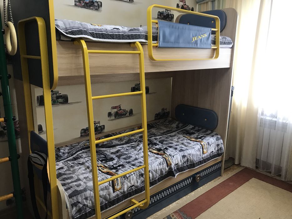 Кровать двухярусная