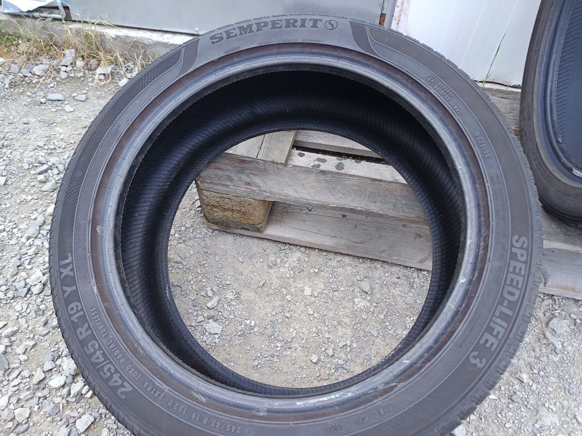245 45 R 19 SEMPERIT Дот1323