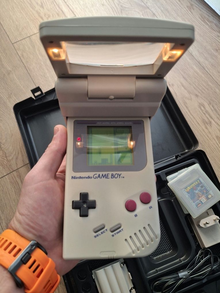 Nintendo Game Boy DMG-01 1989 Japan Конзола Куфар Комплект Игри Отличн