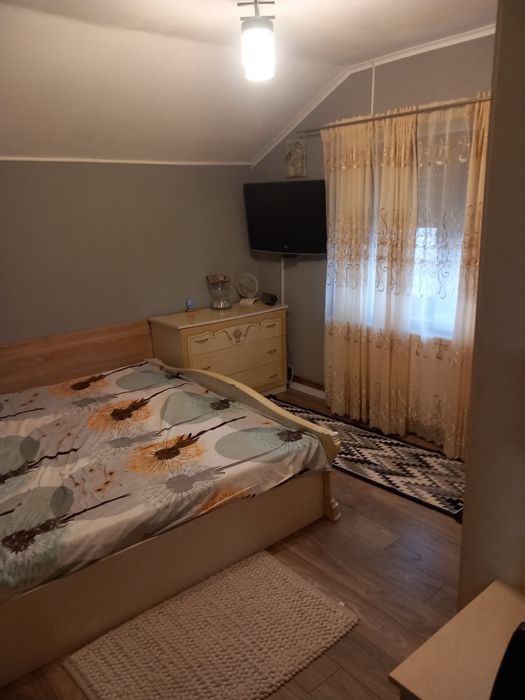 Inchiriez etajul casei pentru Targul de Craciun din Craiova