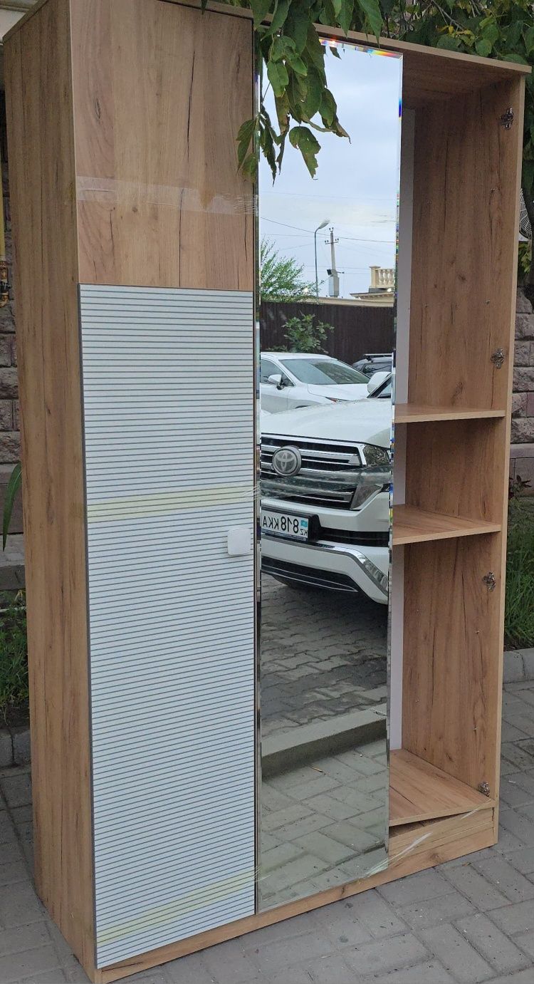 Срочно продам шкаф почти новый