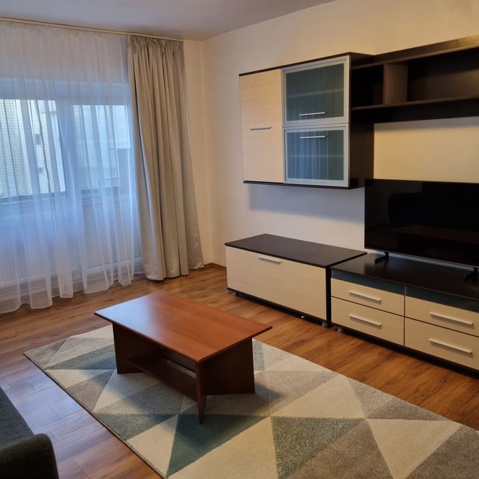 Inchiriez garsoniera zona Nerva Traian-Mall Vitan