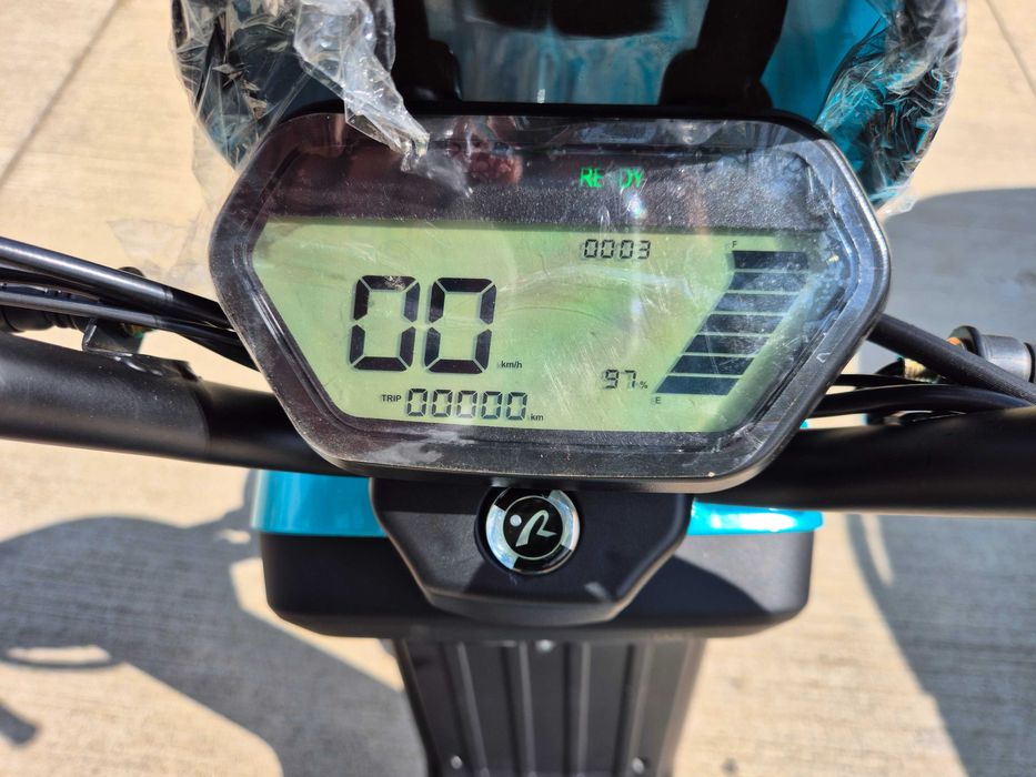 Scuter electric fara pemis Sunra Rainbow, autonomie 87 km