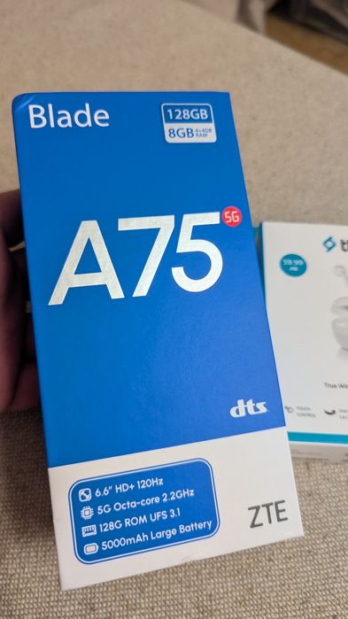 ZTE Blade A75 128GB + безжични слушалки