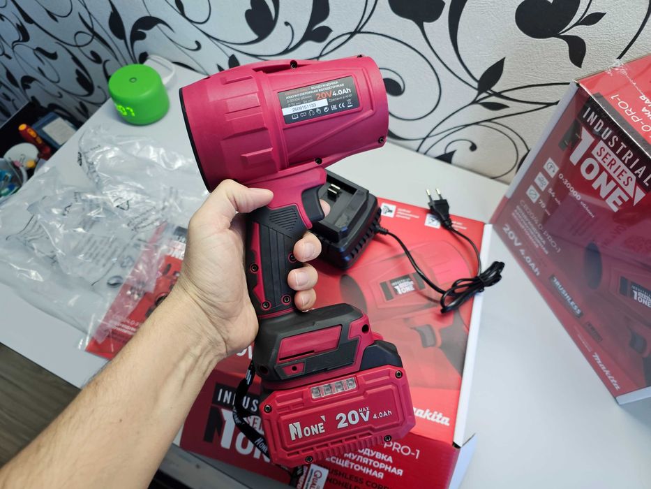 ПРОДАМ Воздуходувка Number ONE CB20-4A PRO TURBOFEN (Аккумуляторная)