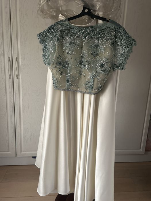 Нарядное платье ра выпускной и свадьбу