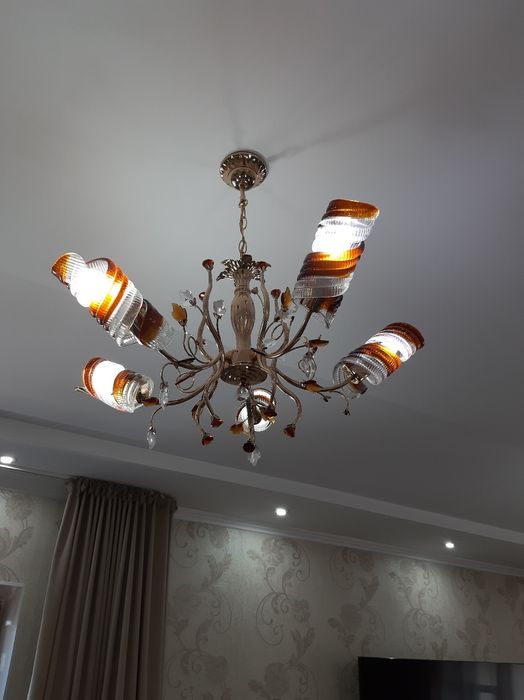 Продам люстру,рабочие