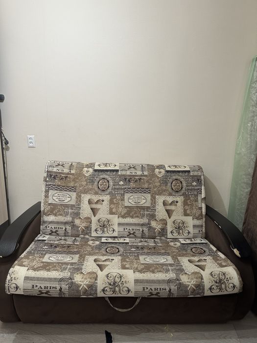 Продам диван в спальню