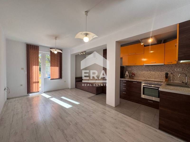 Ексклузивно от ЕРА Лайф! Просторен тристаен мезонет  в кв. Аспарухово,