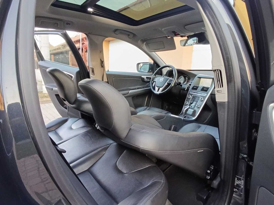 VOLVO XC60 MOMENTUM 2.0 D4 181 Cp 2015 Euro 6 Automata