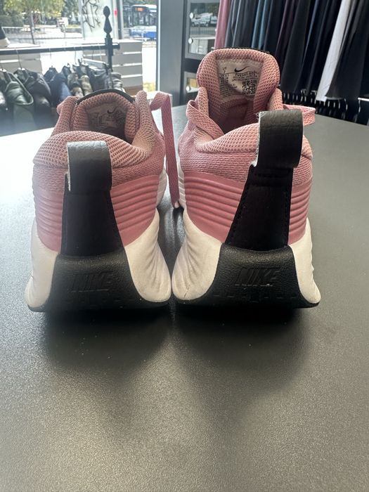 Маратонки Nike 38 номер