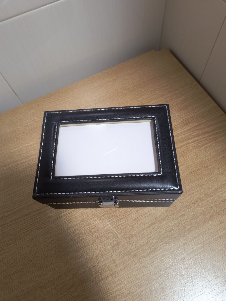 Чисто нова кутия за часовници 15×11×8см