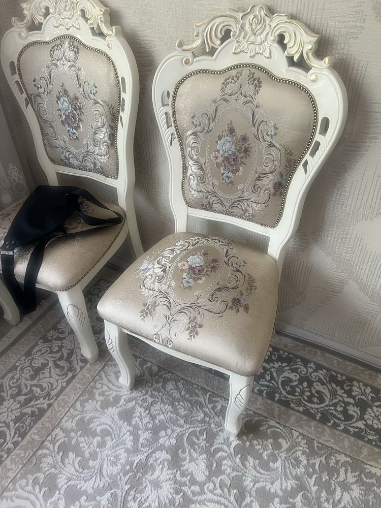 Срочно новые стулья