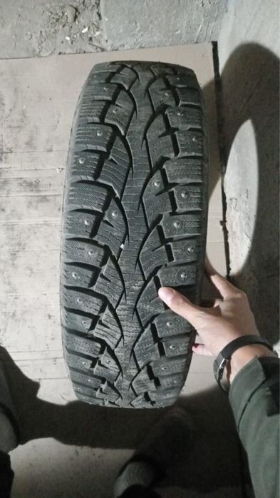 Резина на 15 почти новая