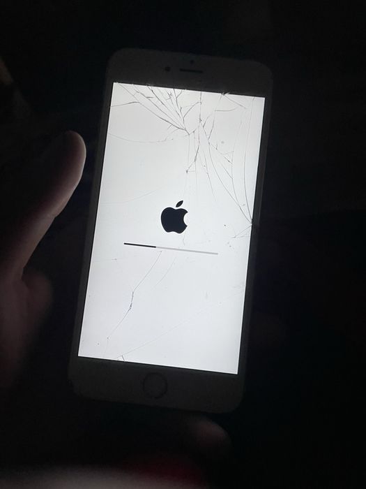 Vand iph se 2020 si iph 6 plus