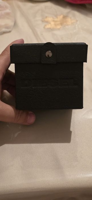 Оригинал Diesel кул соати Санкт Питербургдан олганман документлари бор