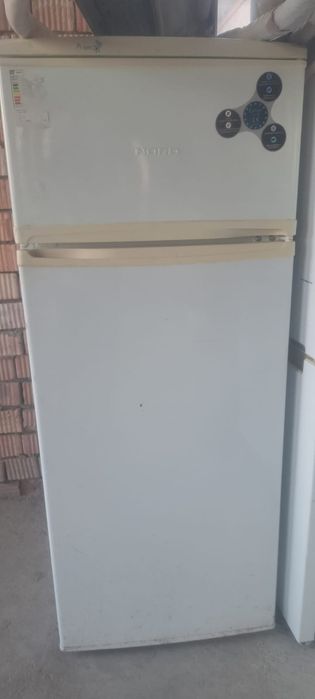 Холодильник двухкамерный
