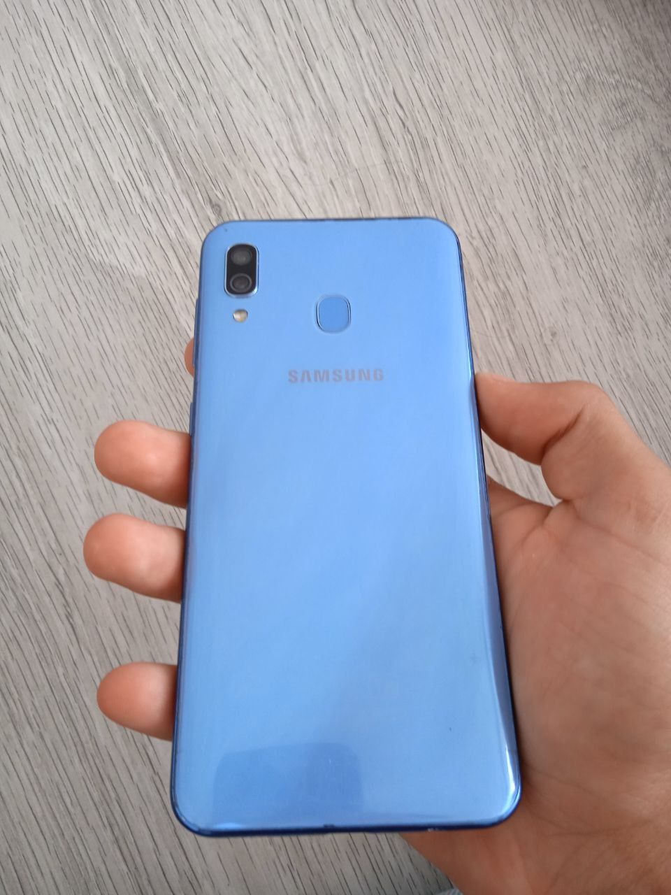 Samsung A30 sotiladi abmenham bor redmi note 8 ga