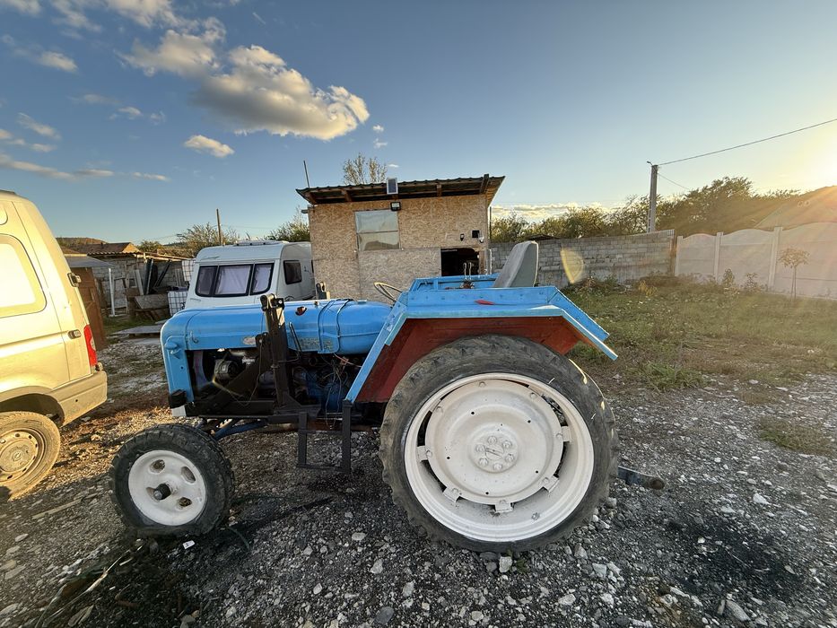 Tractor ford dexta 42 cp recent adus incarcator frontal