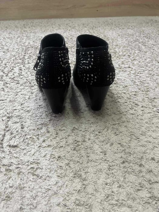 Обувки - боти черни