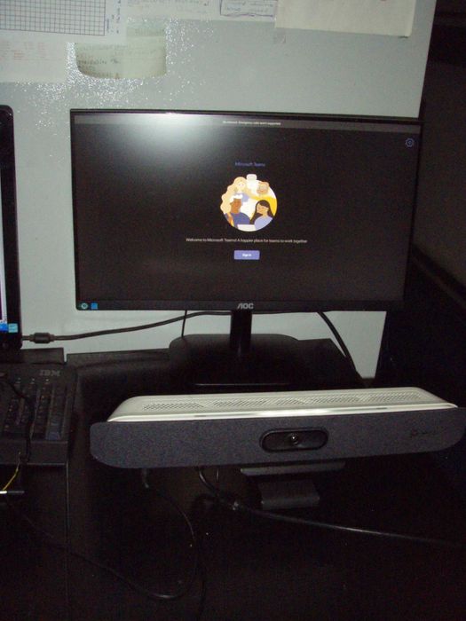 Sistem audio-video conferinta Poly studio X30