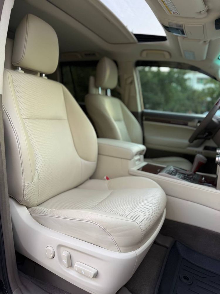Lexsus GX 460.