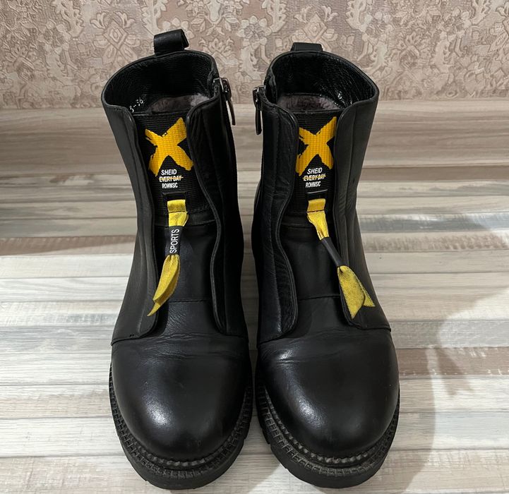 Женские зимние ботинки