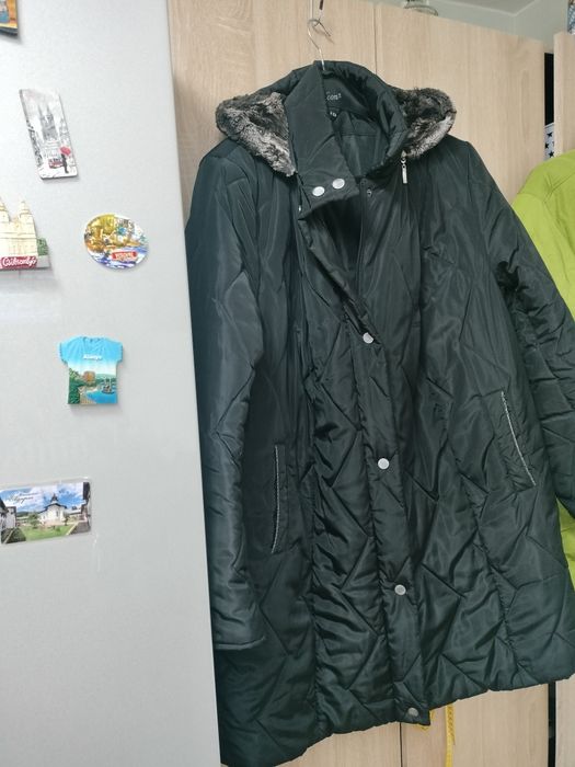 Geaca groasa marime mare 48 spre 50.lunga pana la genunchi