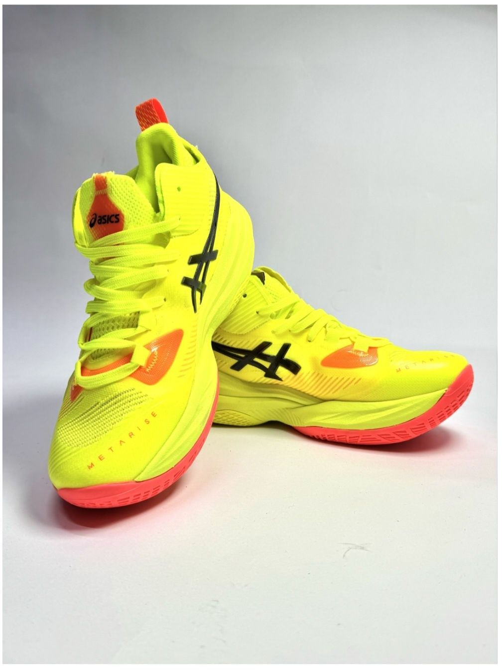 Продается кросовки для волейболла Asics paric 2