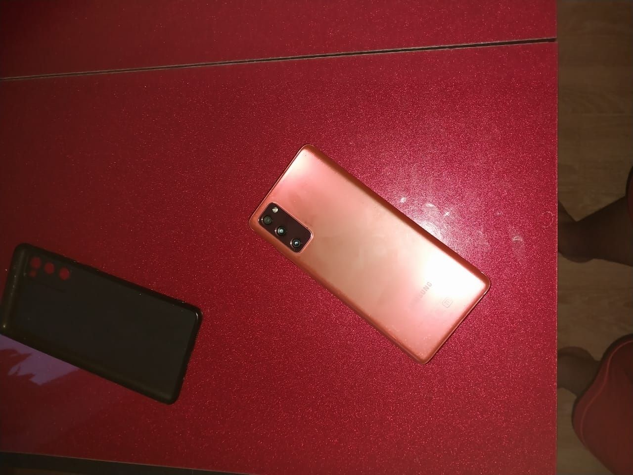 Продам samsung s20fe 6/128 гб