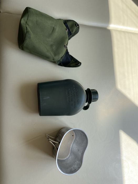 Продам фляжку с котелком и чехлом.