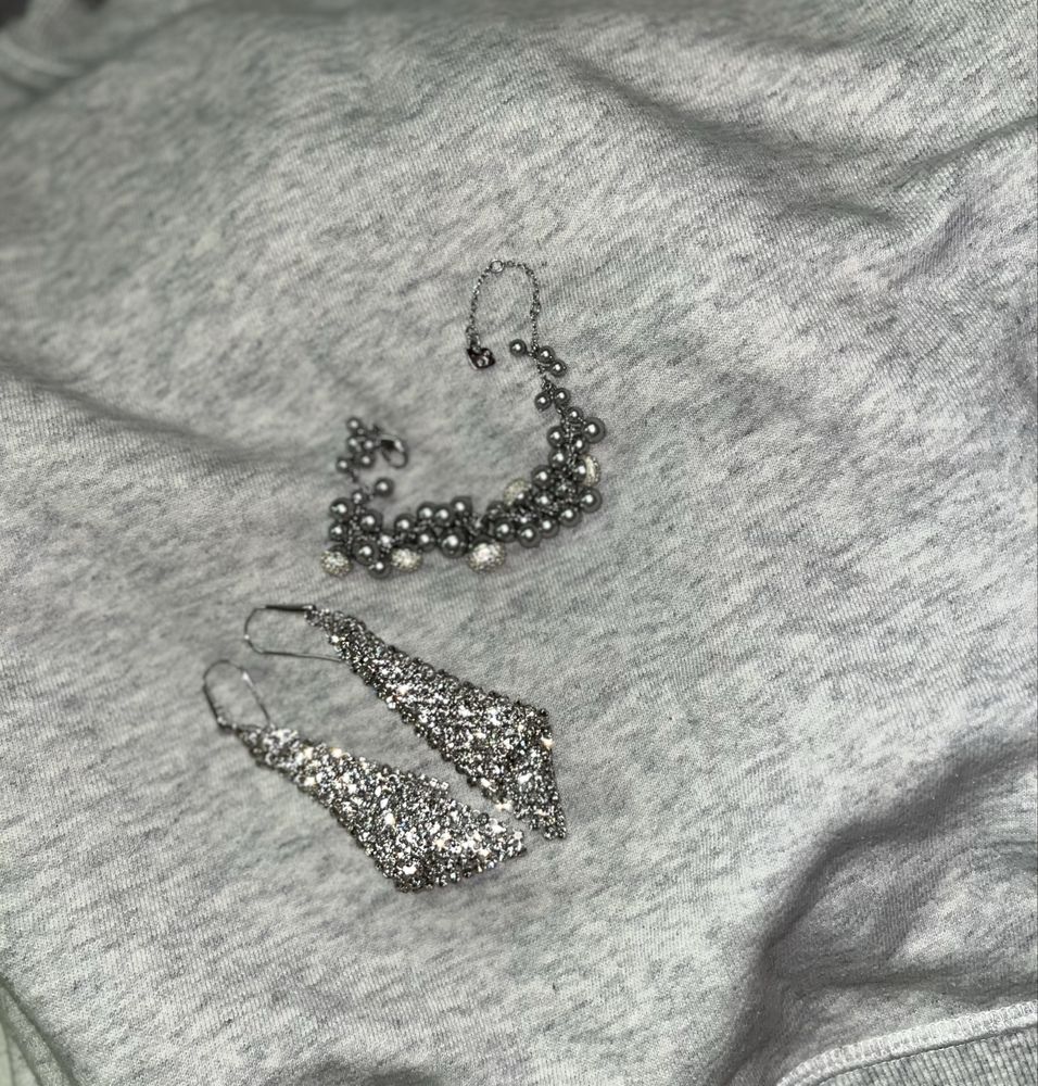 Гривна и обеци сребърни swarovski