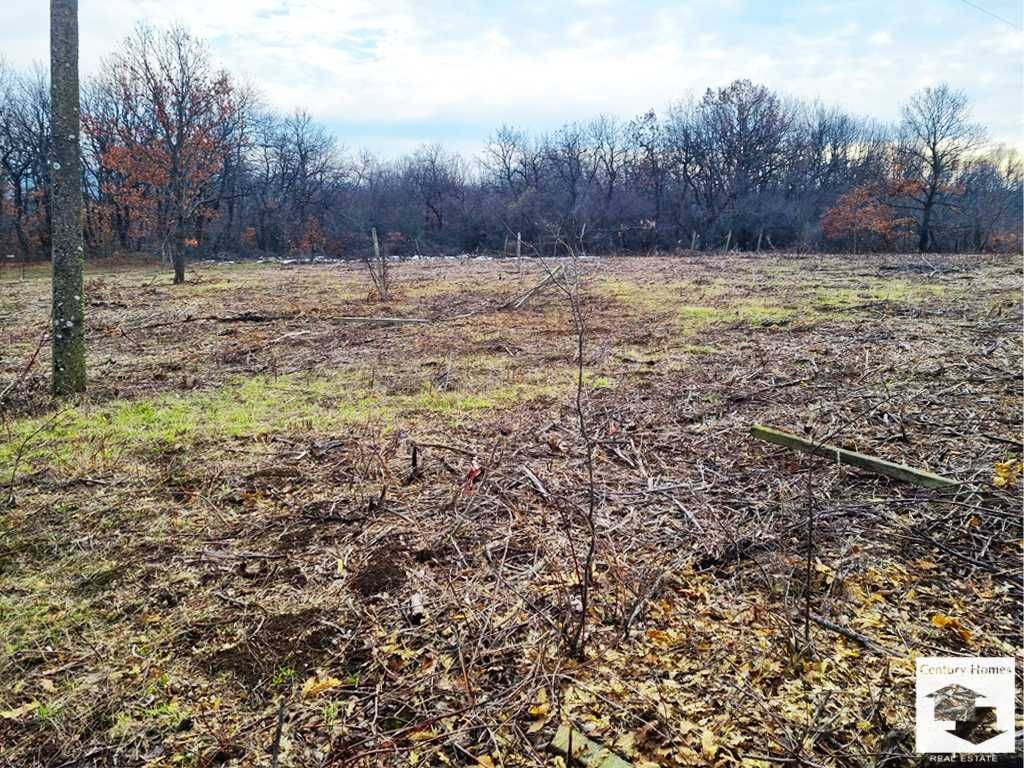 116210 Два парцела, подходящи за застрояване в с. Момин сбор